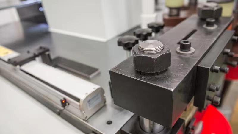 磚塔母線加工機避坑指南！換?？斓斤w起